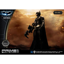 Load image into Gallery viewer, Batman (Deluxe) High Definition Museum Masterline 1/6 Scale Statue from The Dark Knight