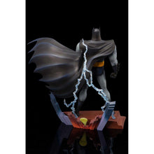 Load image into Gallery viewer, Batman: The Animated Series Batman (Opening Sequence) ArtFX+ 1/10 Scale Statue
